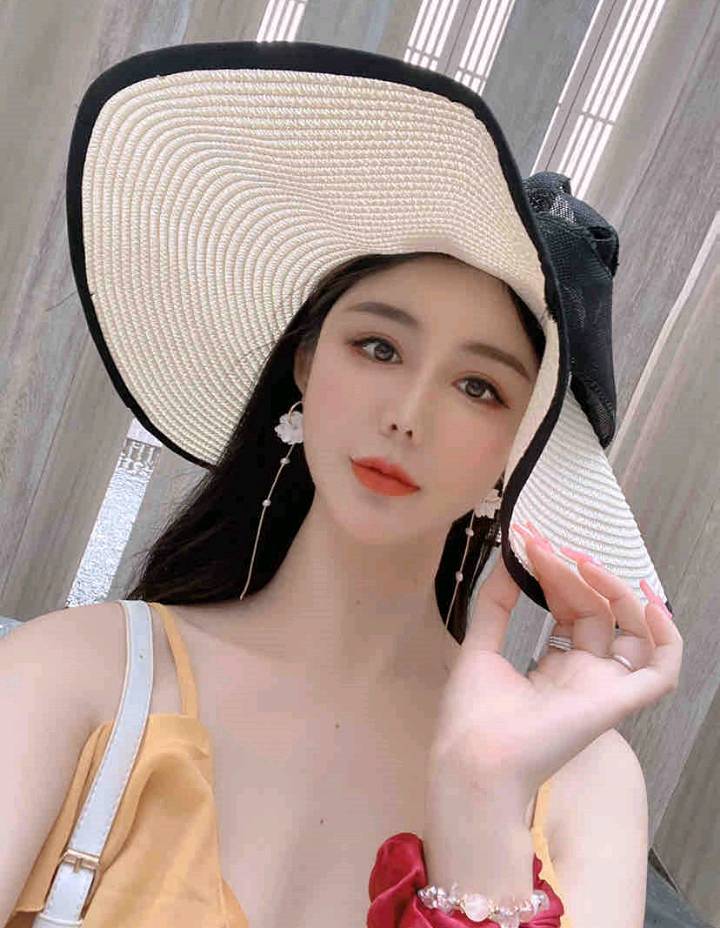 年轻漂亮的美眉做兼职